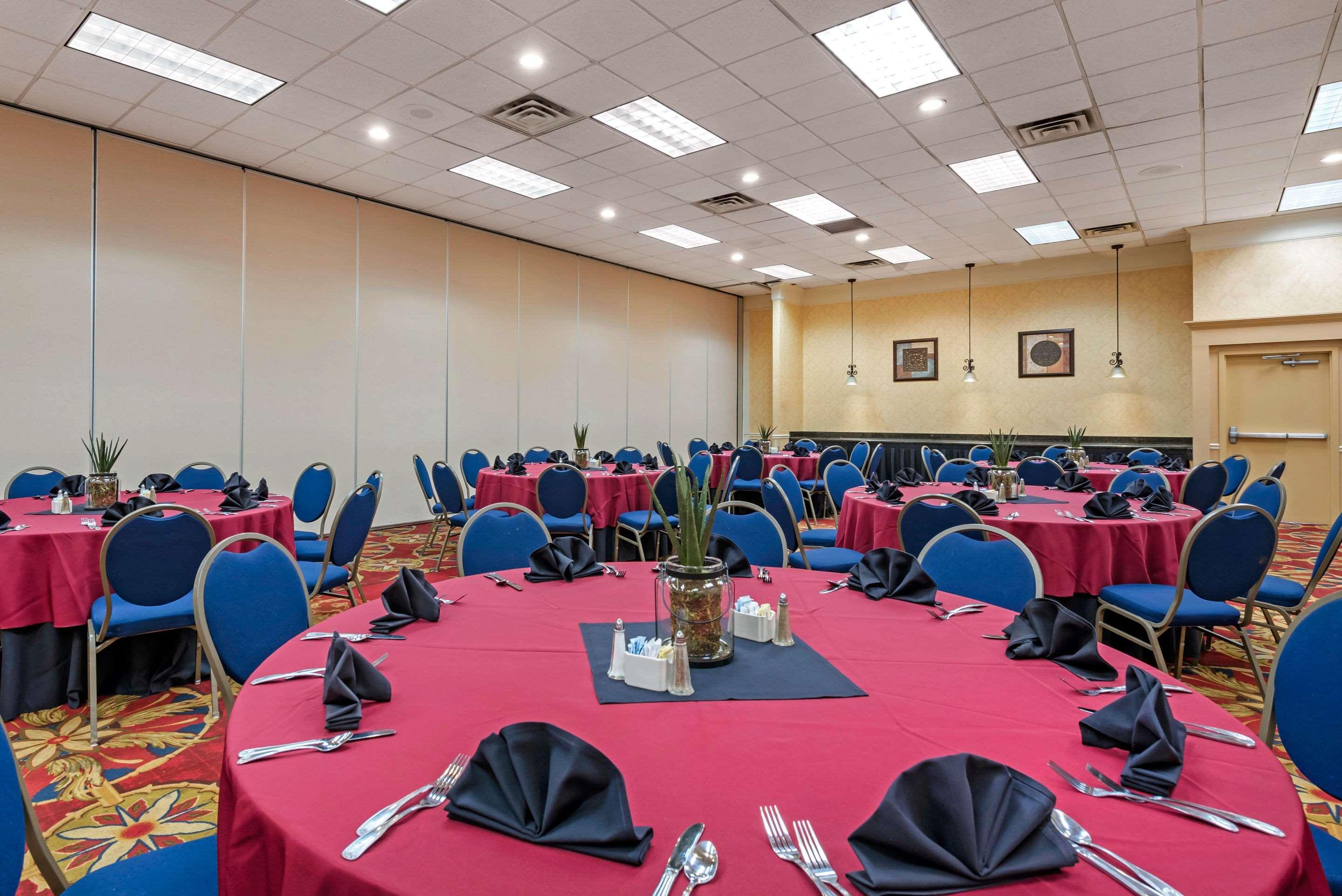 Clarion Hotel Conference Center - North Лексингтон Екстер'єр фото