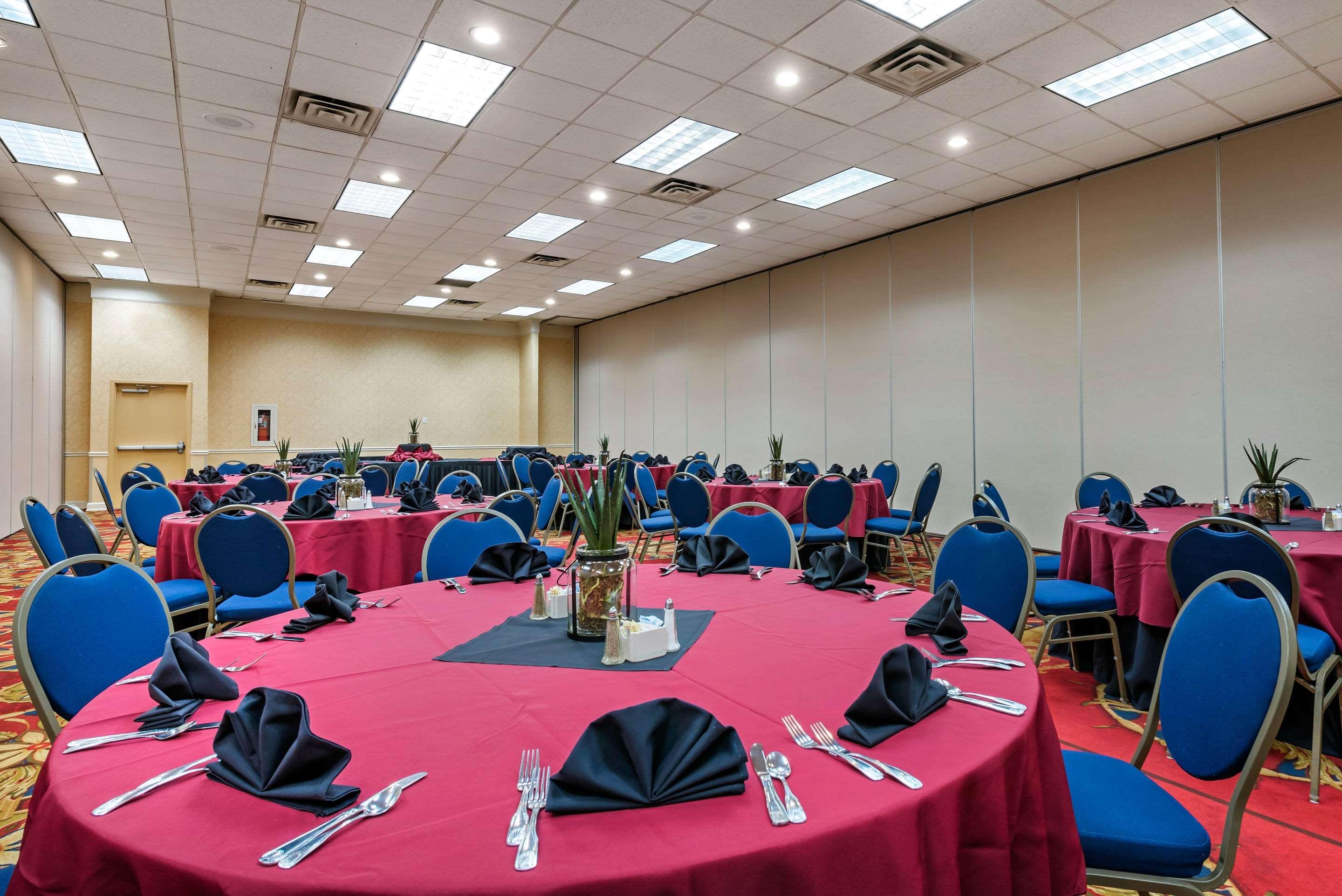 Clarion Hotel Conference Center - North Лексингтон Екстер'єр фото